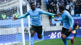 2025年03月29日 队史中超首胜！英博2-0亚泰 19岁朱鹏宇破门马莱莱传射亚泰三连败