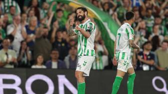 2025年04月25日 先赛进欧冠区！贝蒂斯5-1送巴拉多利德降级 安东尼策动伊斯科破门