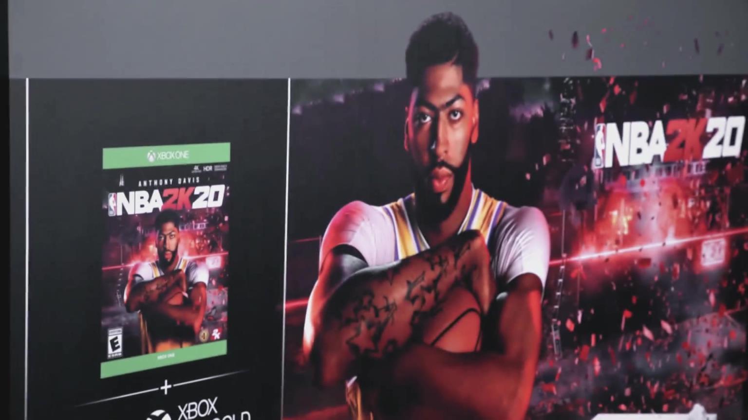 还是喜欢紫金战袍的你！回忆会惩罚每一个念旧的人