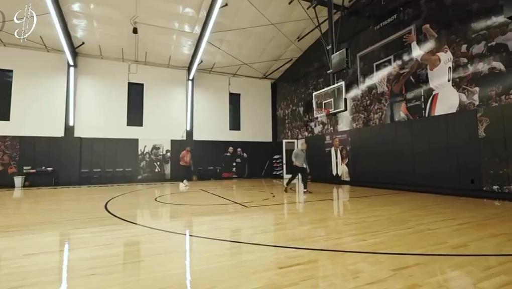 利拉德已经开始有球训练！美国的医疗水平不得不服啊