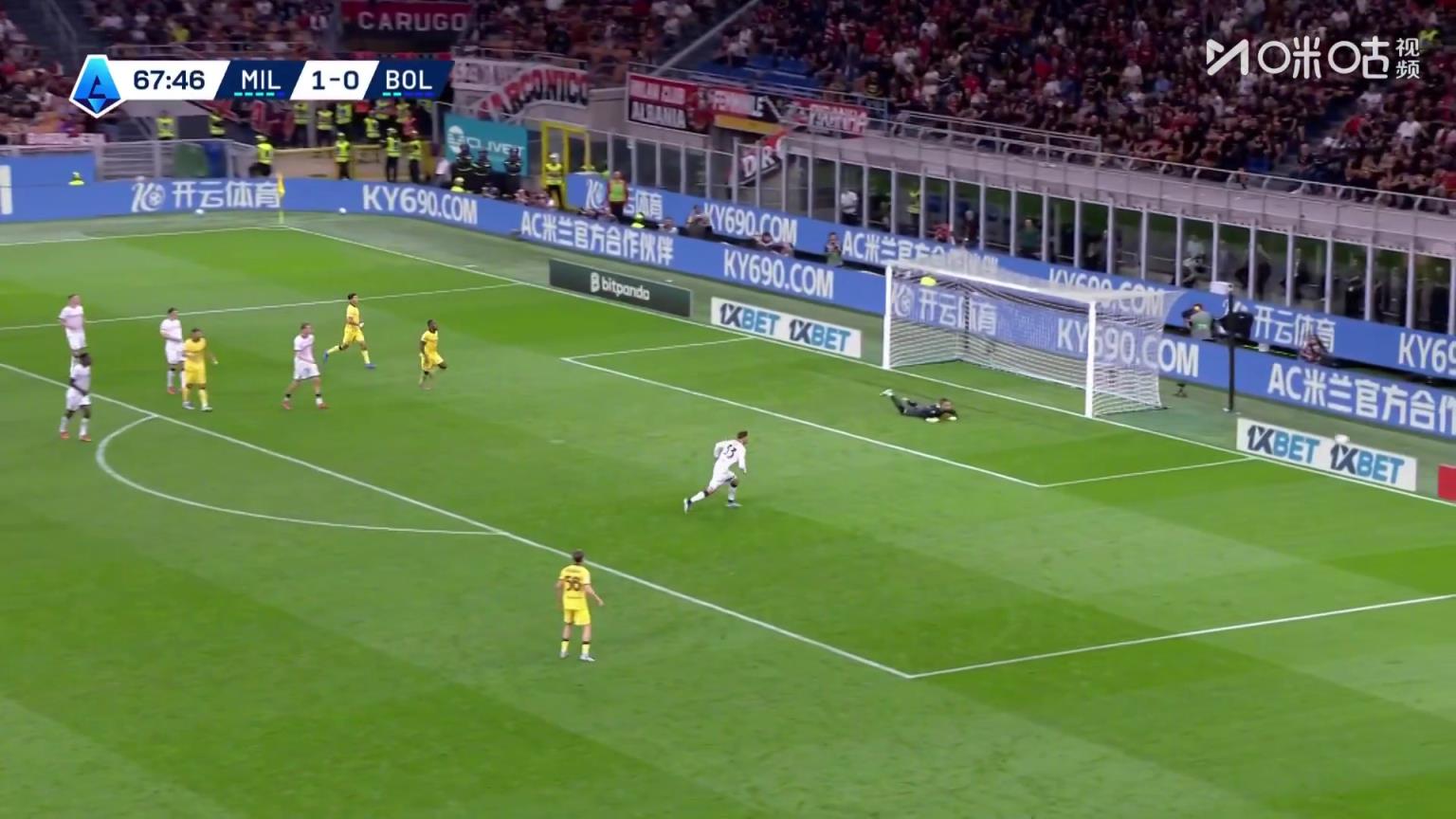 立柱太抢戏！里奇起脚远射再次命中远端立柱