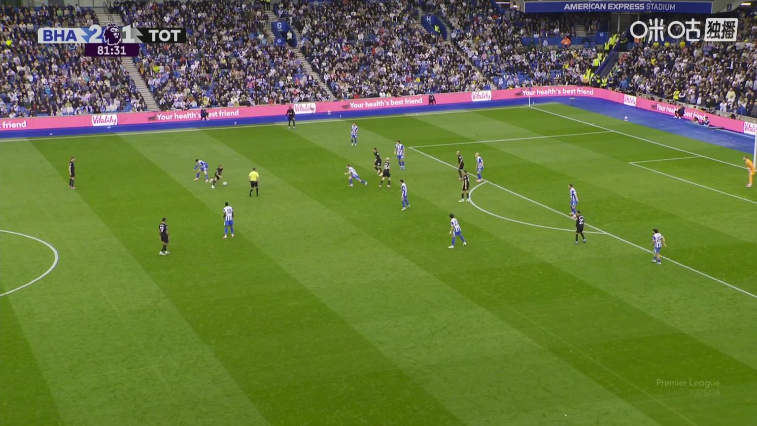 被队友晃了！范赫克躲避不及将球挡进自家球门，热刺2-2布莱顿